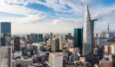 Le Vietnam demande un délai pour les droits de douane américains alors que sa croissance économique ralentit