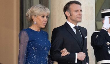 Brigitte Macron et sa robe «nuit étoilée» pour accueillir le couple royal du Danemark à l’Élysée