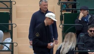 «Asseyez-vous !», Tadej Pogacar sifflé et réprimandé par l’arbitre dans les tribunes du tournoi de Monte-Carlo