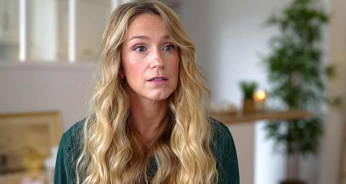 Clémence sur un petit nuage après le "oui" de Malick mais son papa jette un froid