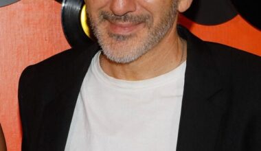 - Elie Semoun bientôt papa 29 ans après la naissance de son fils Antoine ! Son incroyable scoop dans Quotidien