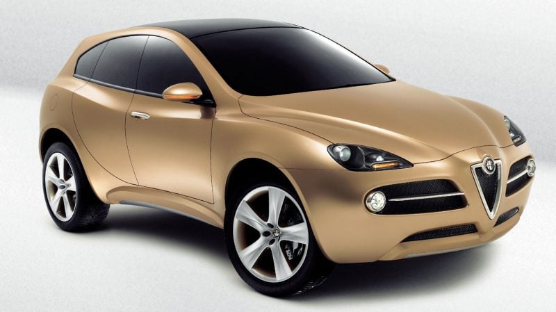 En 2002, au salon de Genève, Alfa Romeo présentait le prototype Kamal. Dans les faits le tout premier SUV de série de la marque au trèfle sera le Stelvio en 2016... 