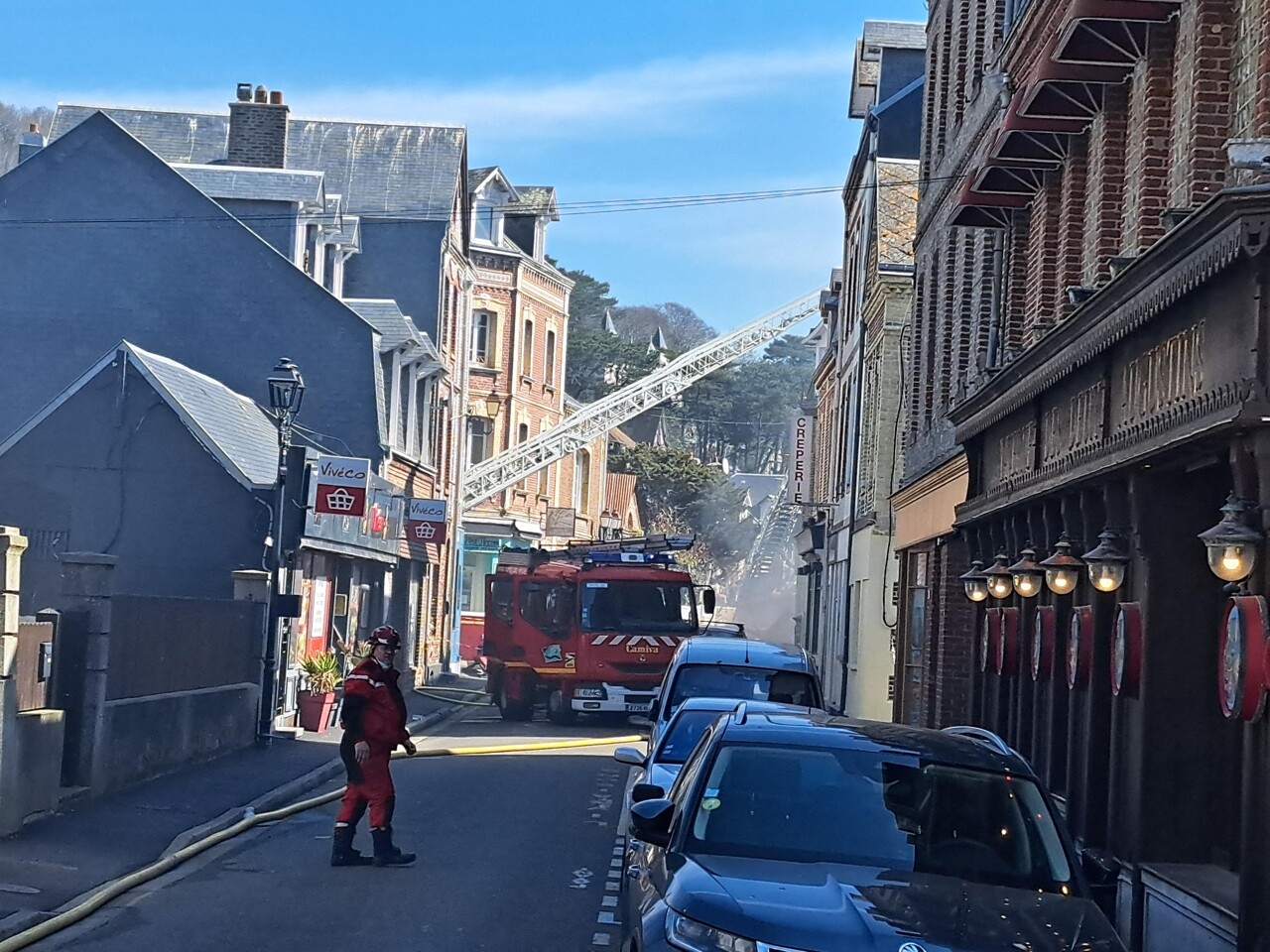 Blessés, recherches, extinction... Ce qu'on sait de l'explosion et de l'incendie à Étretat