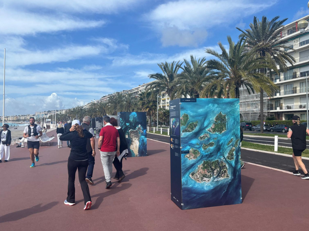 Nice. C'est quoi ces immenses photos affichées sur la promenade des Anglais