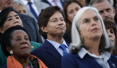 un représentant démocrate dépose plusieurs demandes de destitution contre Donald Trump