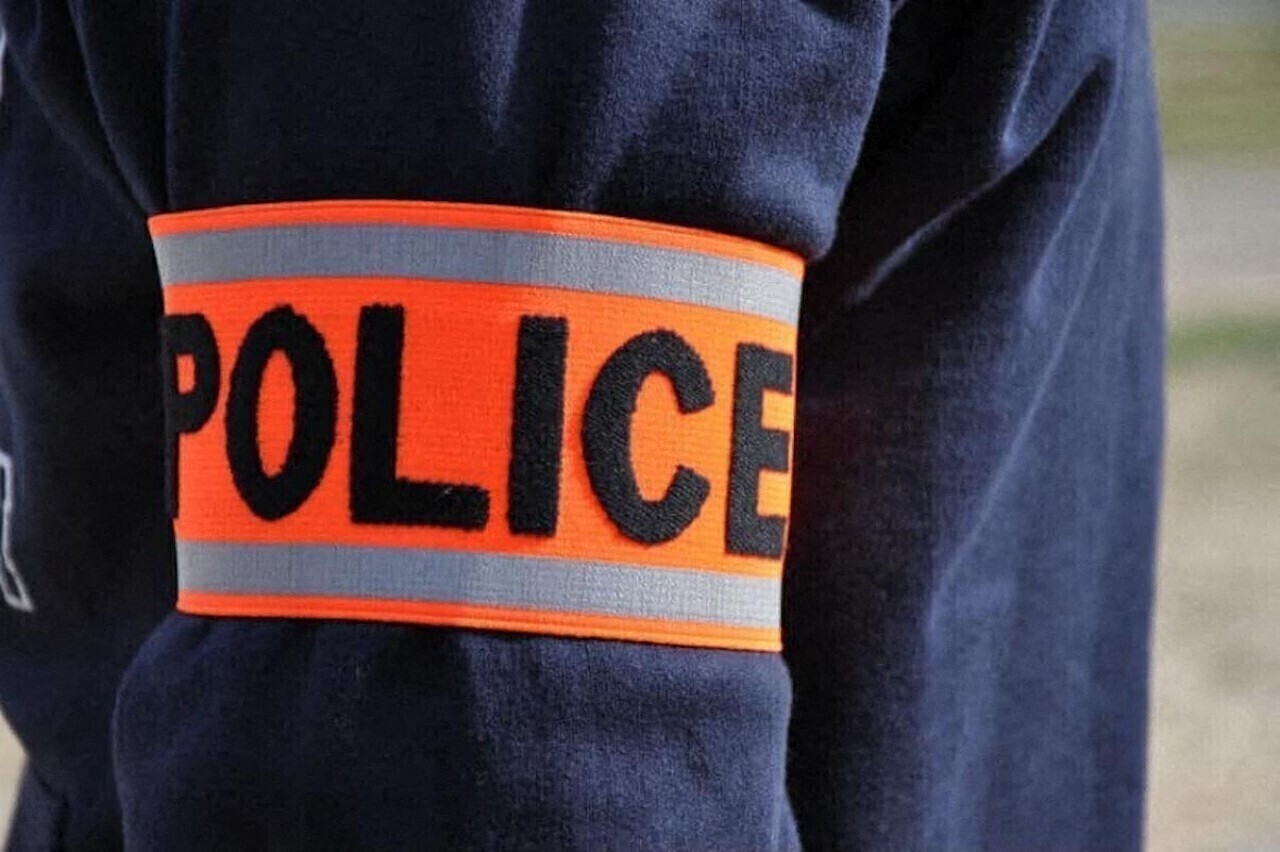 un adolescent de 17 ans entre la vie et la mort après avoir été passé à tabac