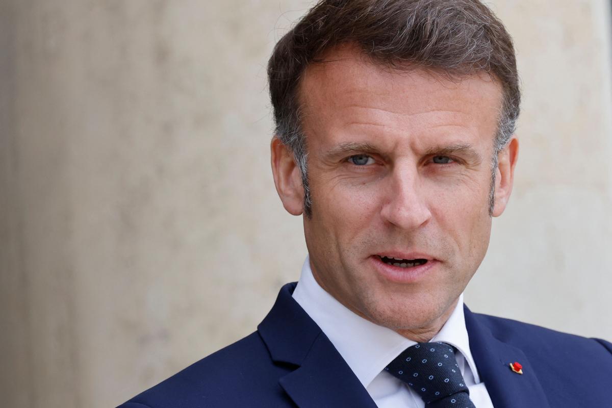 Paris annonce l’expulsion de 12 agents algériens et rappelle son ambassadeur