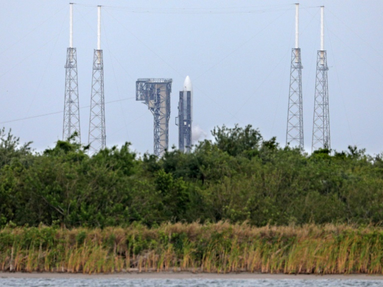 Une fusée Atlas V du groupe United Launch Alliance (ULA) au Kennedy Space Center à Cap Canaveral, en Floride, le 9 avril 2025 ( AFP / Gregg Newton )