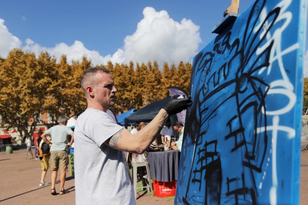Ici, l'artiste aux multiples supports mêle les symboles de Bastia et du festival de la bière qui s'y tenait en septembre dernier.