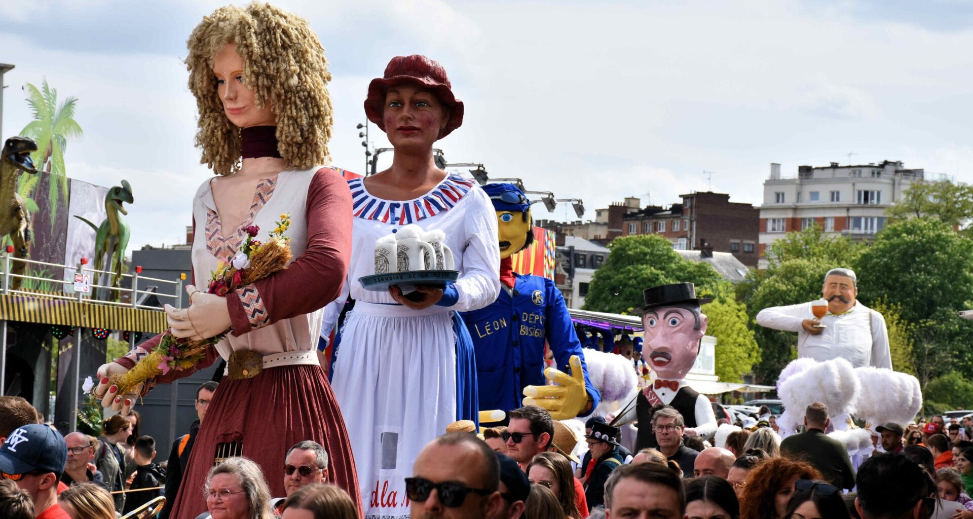 Dimanche 13 avril 2025, la Foire aux Manèges de Printemps de Lille propose une parade de géants, fanfares, gilles,...