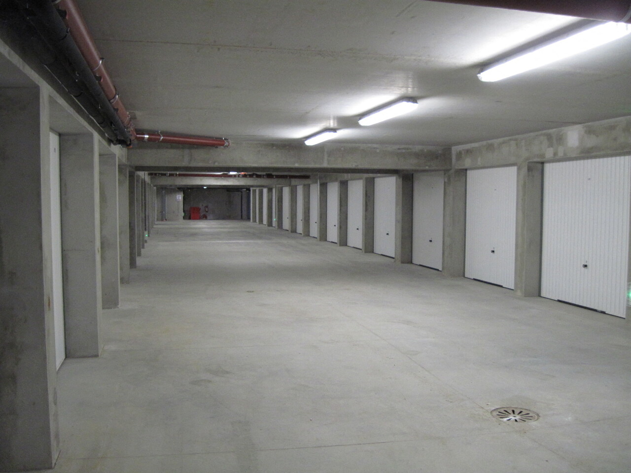 Près de Lyon. Dans cette commune, des garages d'immeubles mystérieusement fracturés