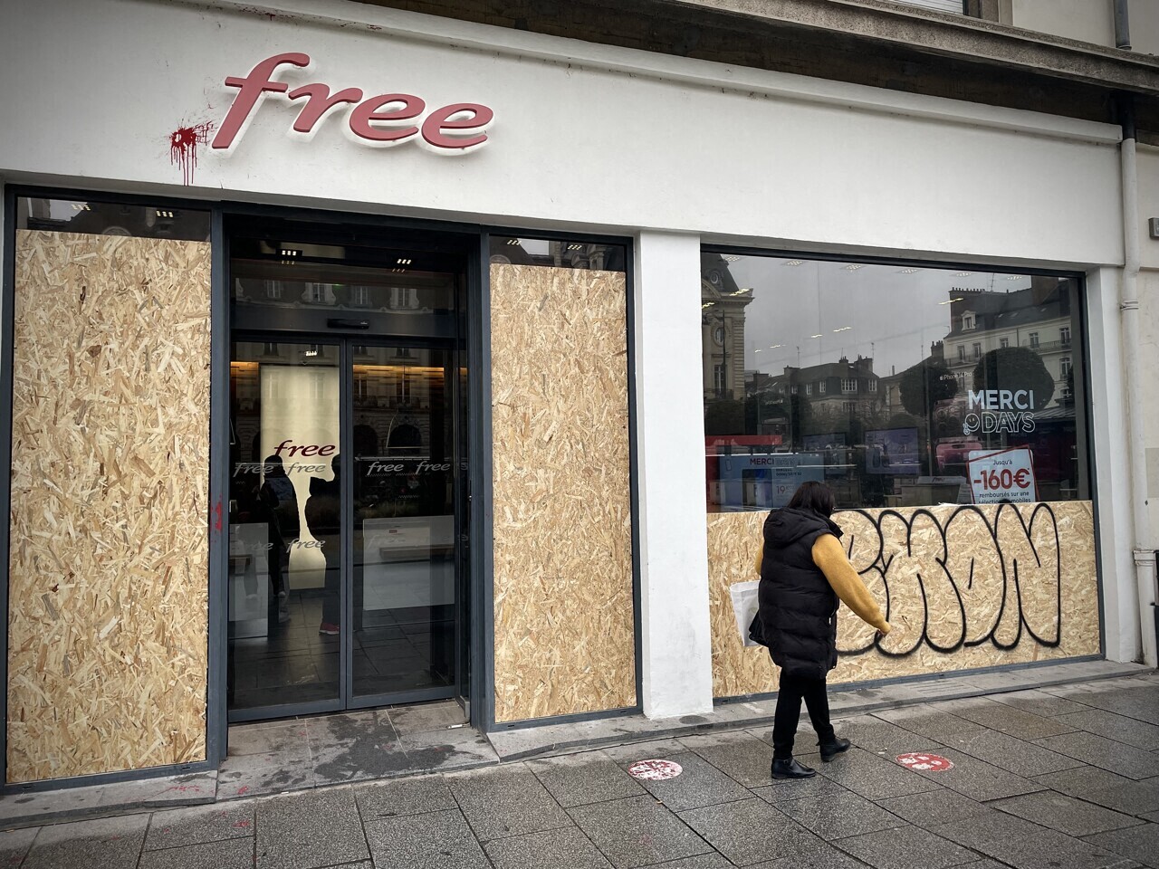 un jeune homme interdit de manifester à Rennes pendant un an