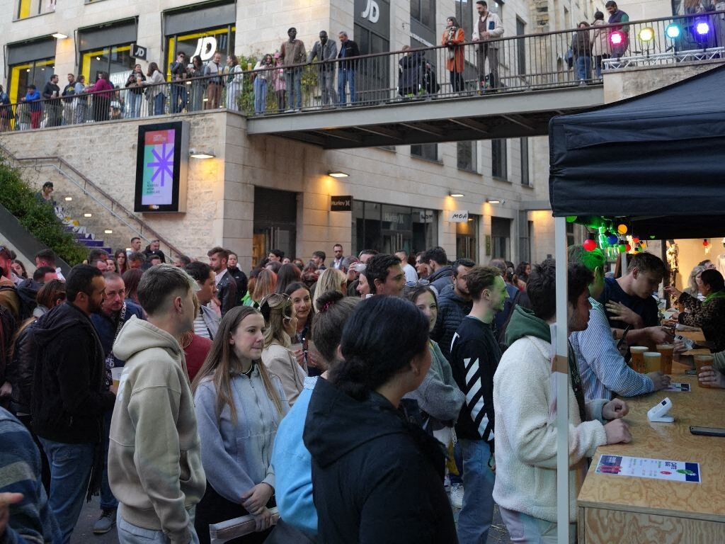 la Promenade Sainte-Catherine lance sa guinguette au décor champêtre