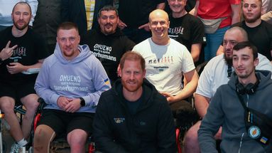 PHOTOS - Le prince Harry au chevet des blessés de guerre en Ukraine
