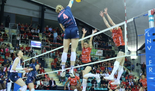 Haylie Bennett s'envole. Photo Jean-François Frey