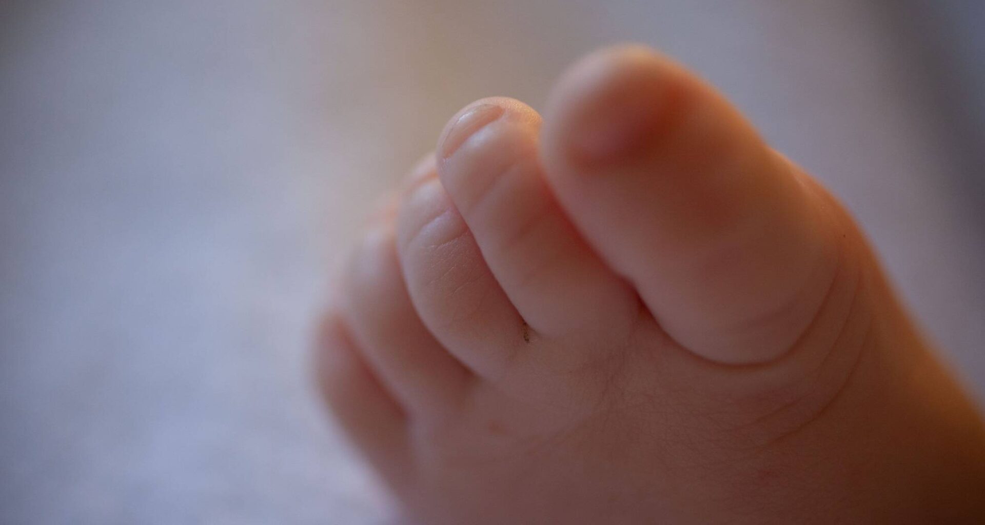 Un bébé "quitte" le ventre de sa mère avant d'y retourner afin qu'elle puisse être opérée d'un cancer des ovaires