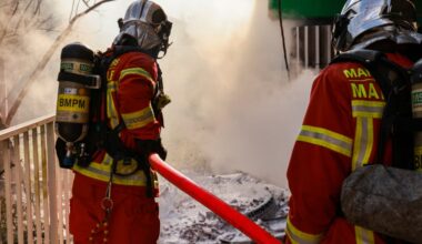 un incendie en cours sur un site de dépôt à l'air libre du Canet