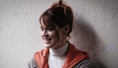 Constance Gay explique pourquoi elle est rousse dans Flashback, la nouvelle série de TF1