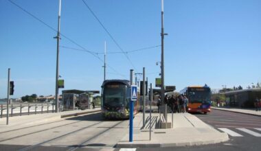 un tramway toutes les quinze minutes le dimanche et jours fériés sur la ligne 3