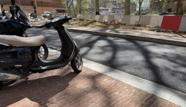 Toulouse. Places de parking, pistes cyclables… Une même couleur rouge brique sème la confusion