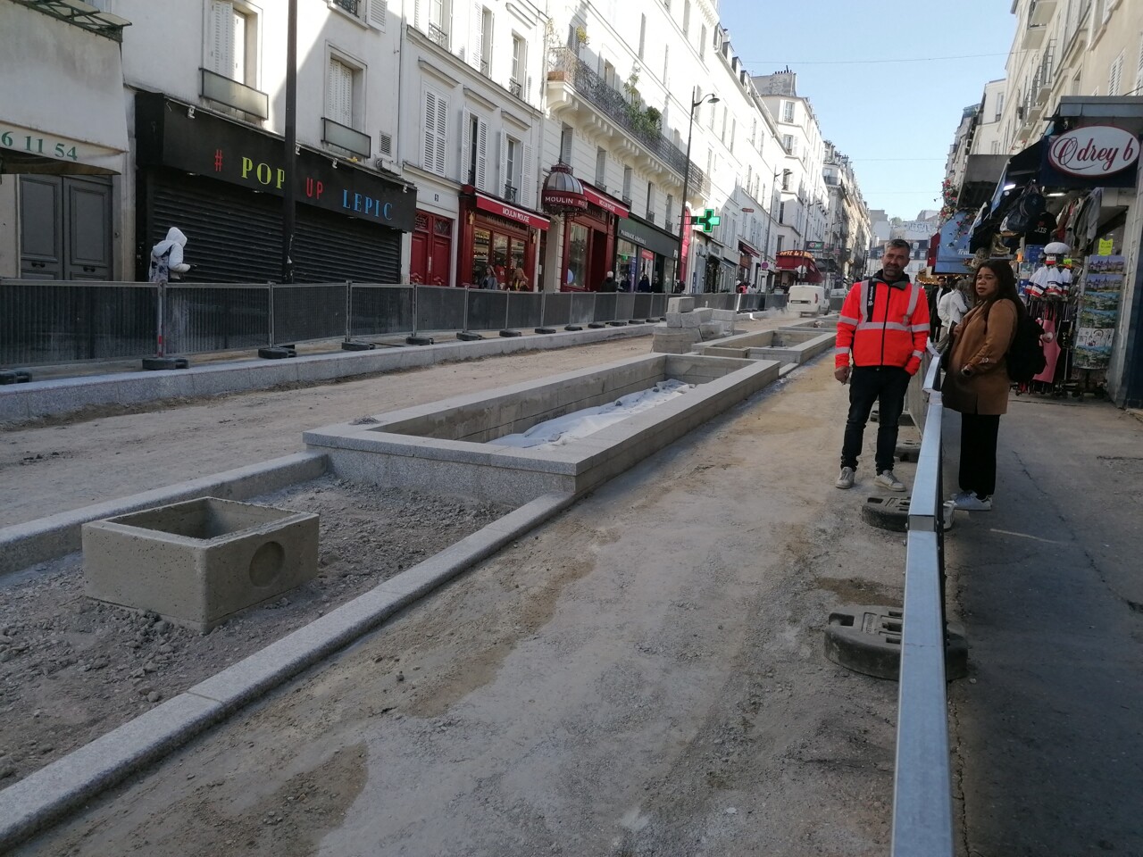 à Montmartre, le retrait des pavés de la rue Lepic créé la polémique