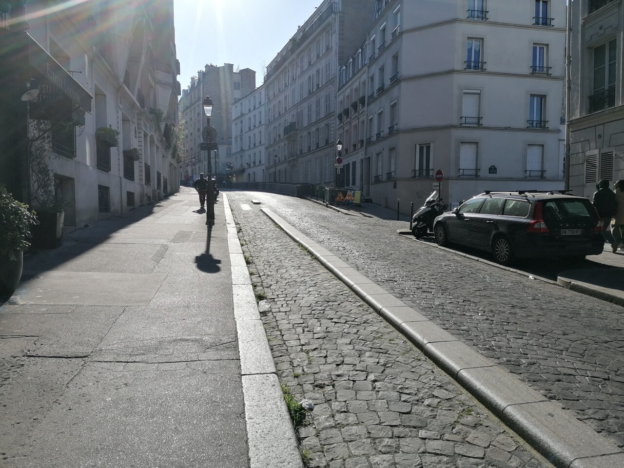 à Paris, la butte Montmartre impatiente d'accueillir le Tour de France