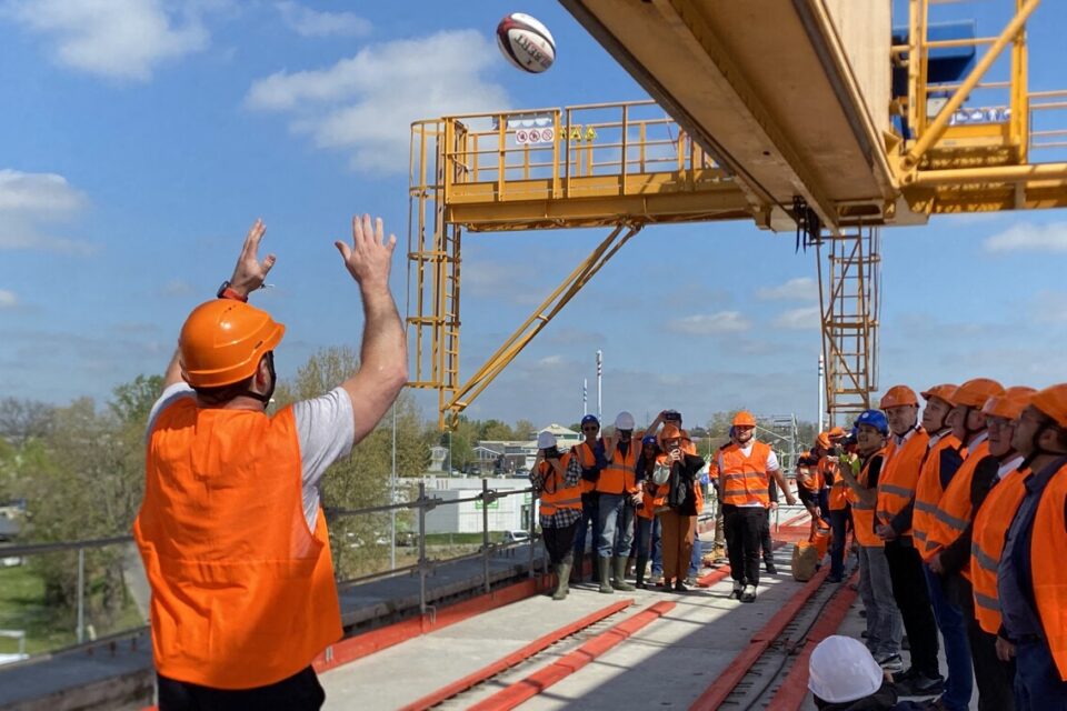 Guillaume Cramont et William Servat ont échangé des ballons sur le viaduc. 
