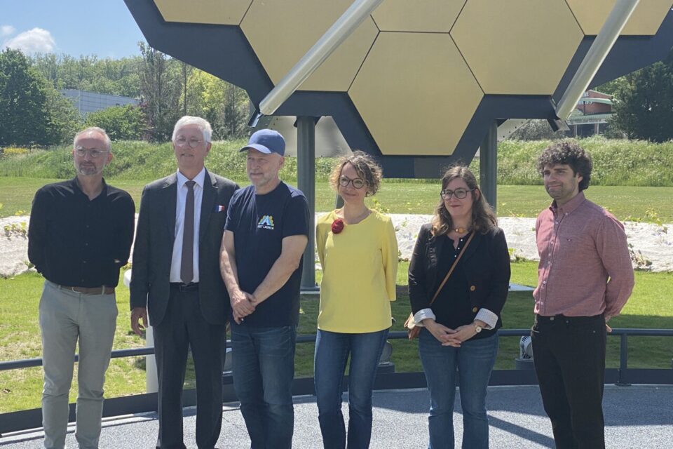 Lundi 28 avril 2025 a eu lieu l'inauguration de la maquette à taille réelle. Représentant du CEA, de la mairie et de la Cité de l'espace étaient présents.