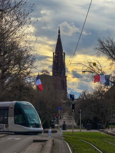 Tram cathédrale République