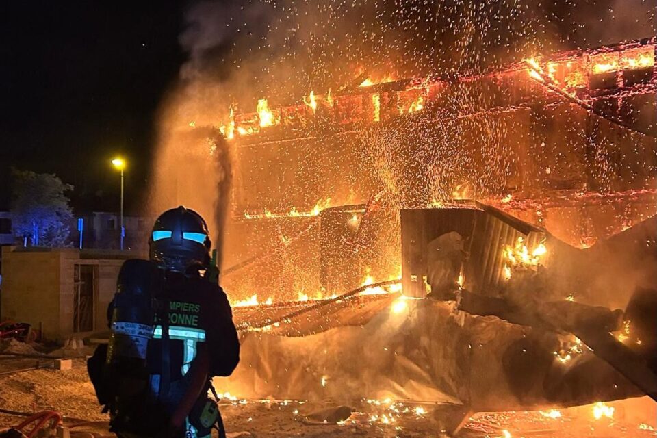 L'incendie du McDo de Montrabé dans la nuit du lundi 7 au mardi 8 avril 2025