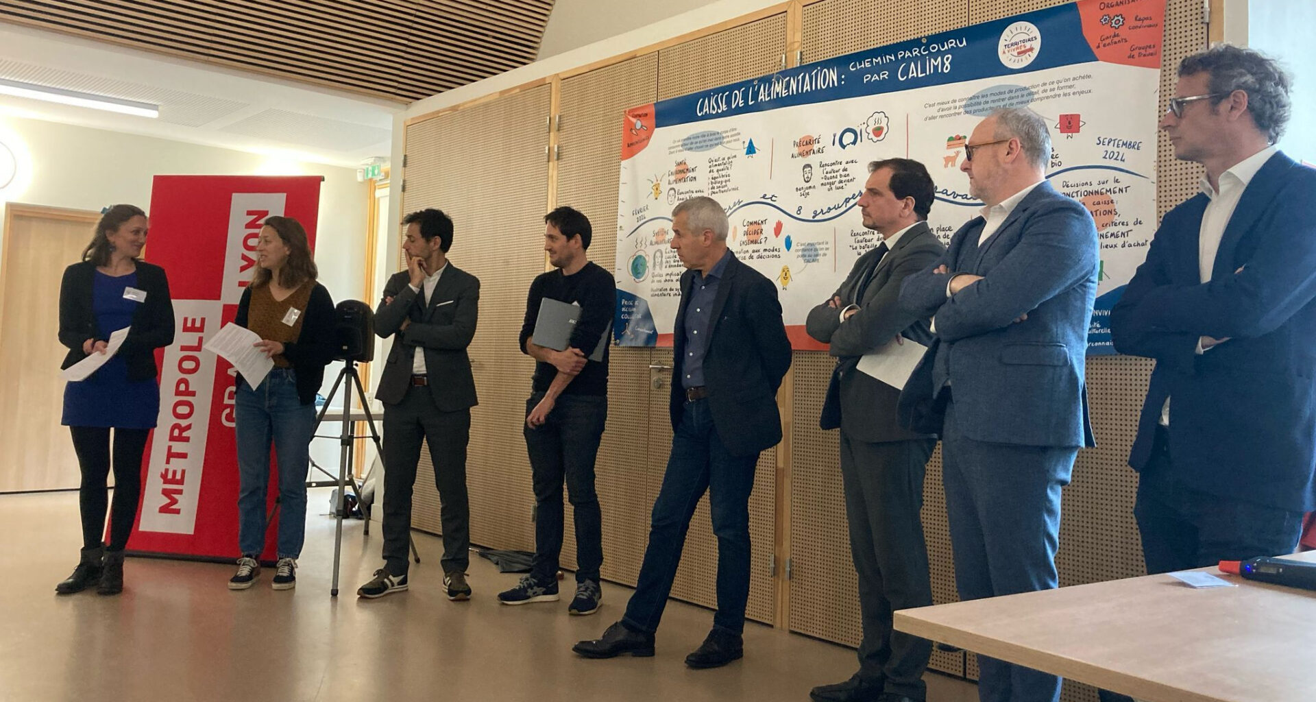 © Territoires à vivres et Grand Lyon - Les porteurs, financeurs et partenaires de la caisse d'alimentation ont fait un point d’étape à six mois de l'expérimentation en faveur d'une alimentation saine, choisie et de qualité.