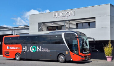 © DR - L'autocar aux couleurs des deux sociétés assurant la liaison Le Puy-en-Velay Saint-Etienne.