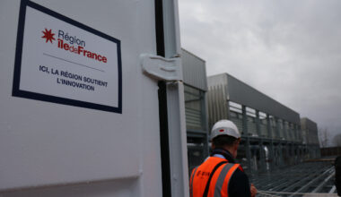 Région IDF - A Bruyères-le-Châtel, la Région aide le projet de l'entreprise Eclairion qui ouvre un centre pour les supercalculateurs.