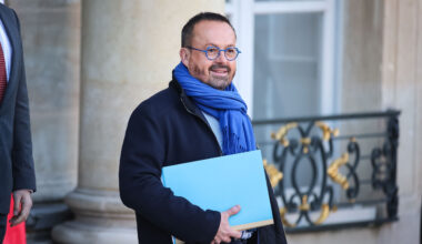 © Shutterstock - L'Isérois Yannick Neuder, actuel ministre chargé de la Santé et de l'Accès aux soins est à Lyon ce jeudi avec Astrid Panosyan-Bouvet, ministre chargée du Travail et de l'Emploi.