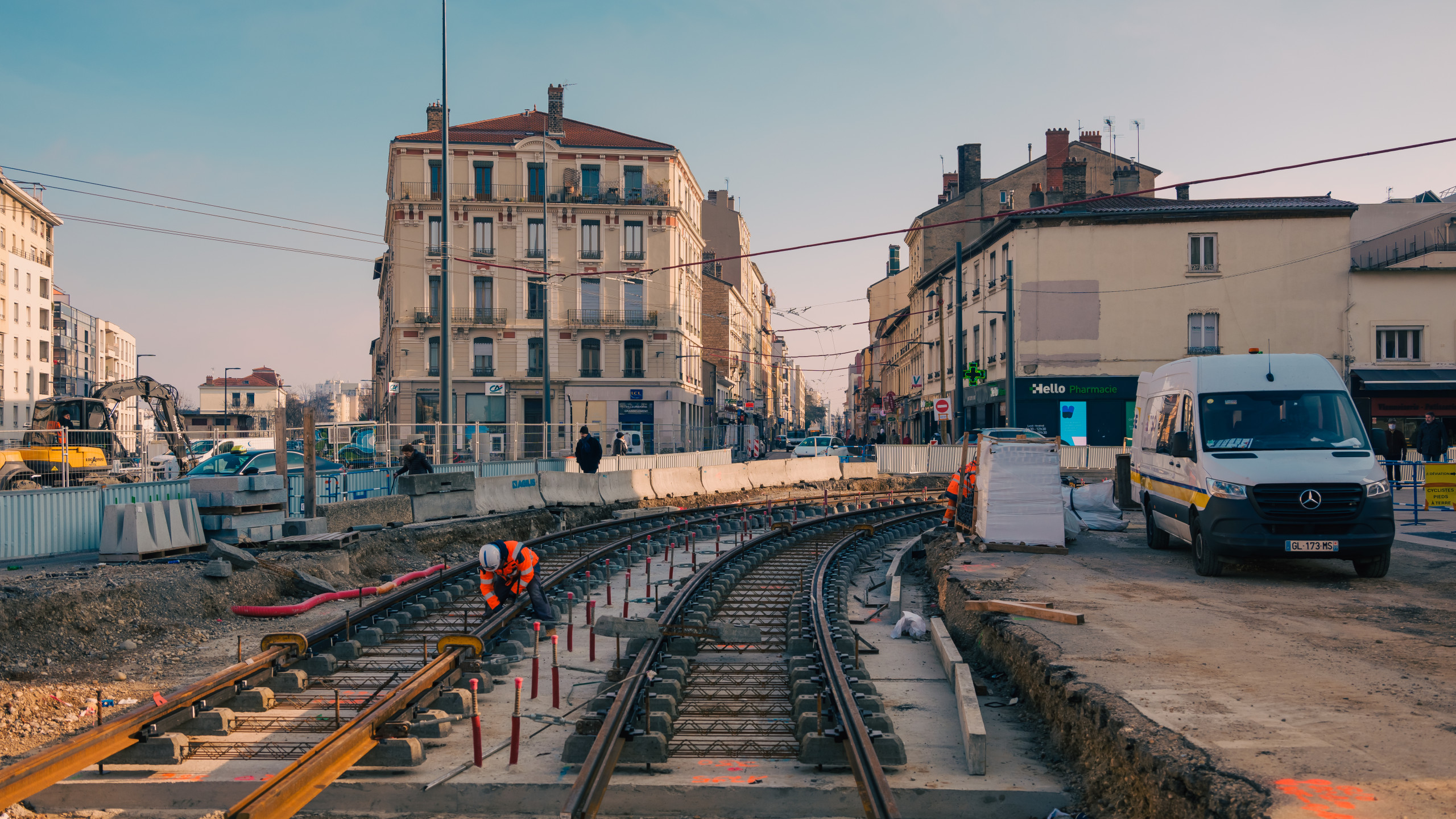 © Lucas Frangella - Les travaux du tramway T6 à Villeurbanne se poursuivent dans les temps.