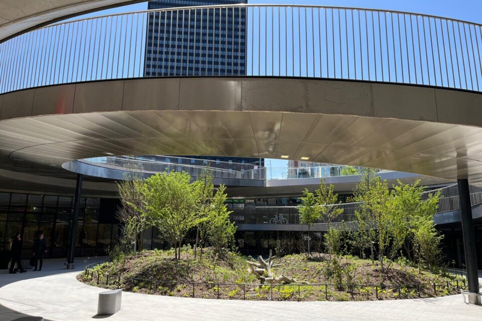 Le jardin de la place basse a été inauguré, a contrario de la très attendue vélo-station juste derrière.