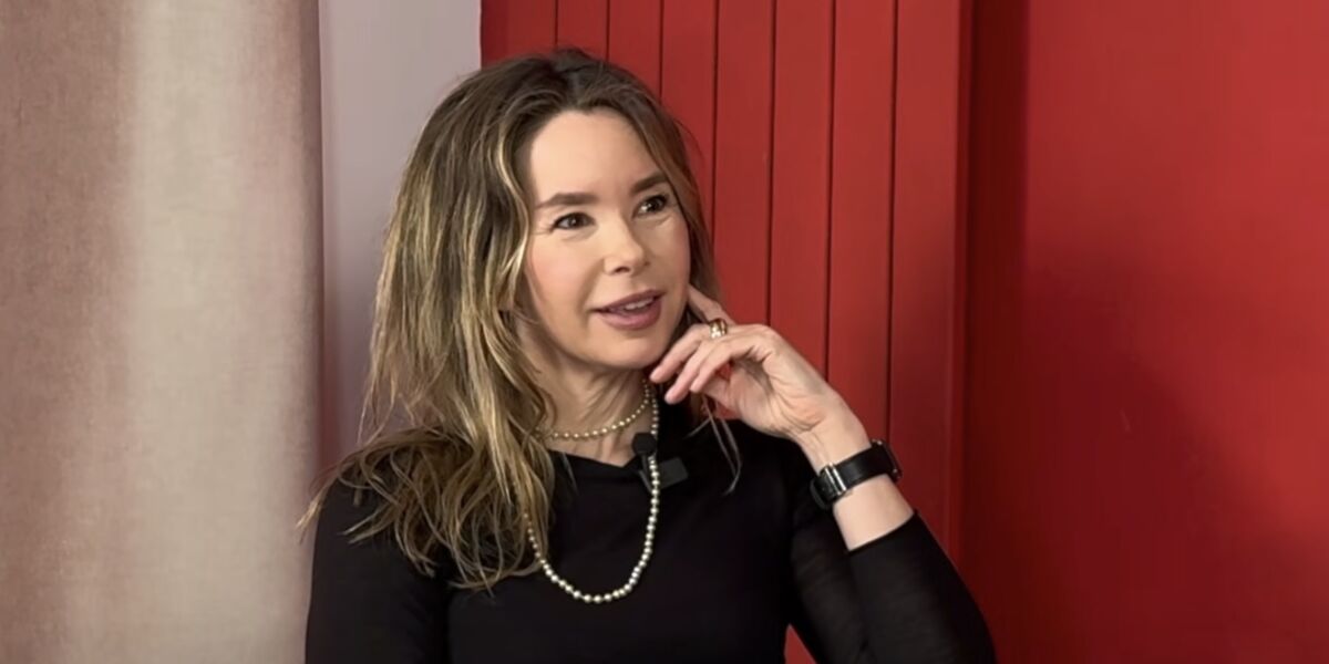 Romane Serda raconte les violences conjugales qu'elle a subies juste après s'être séparée de Renaud
