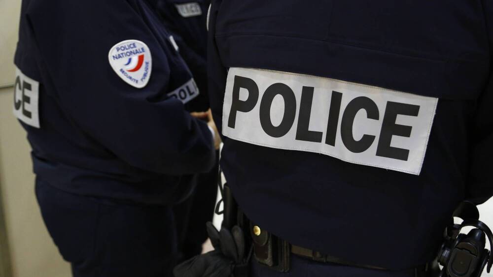 Une fille de 15 ans victime de revenge porn en Seine-Saint-Denis, sa mère la brûle au fer à repasser