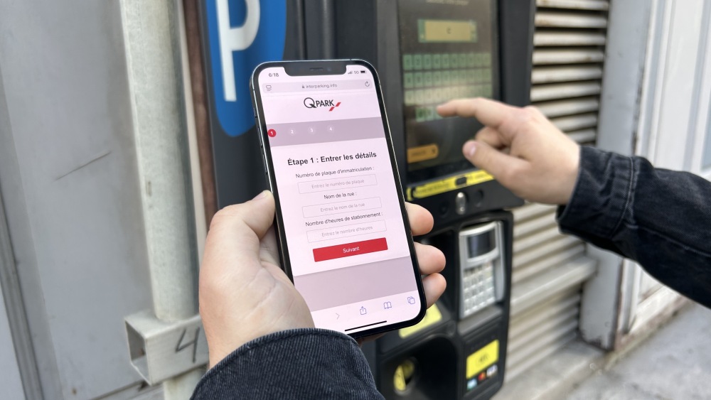 sur les horodateurs de Marseille, ces autocollants arnaquent les automobilistes