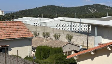 À Marseille, les riverains des Baumettes 3 se calfeutrent avant l'ouverture de la prison en décembre 2025