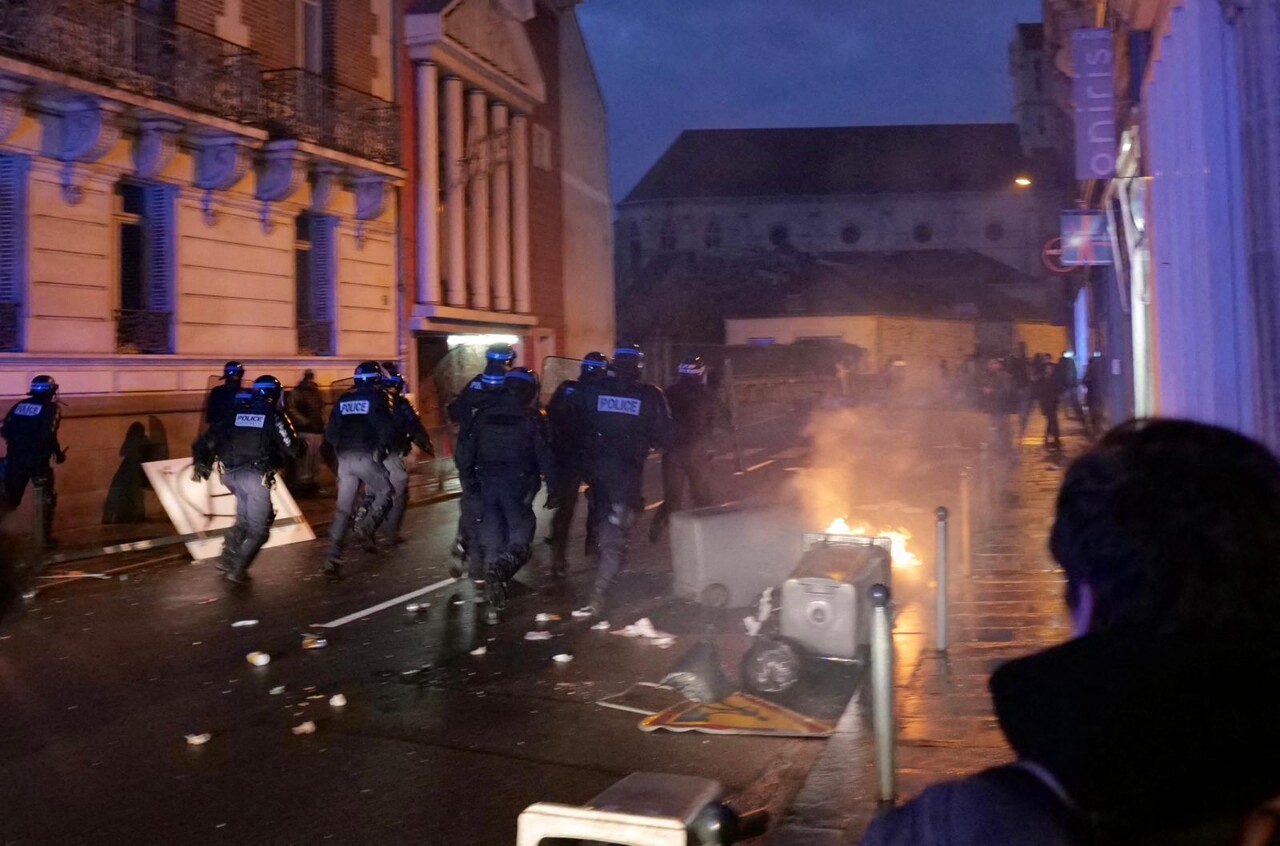 VIDÉO. Le policier frappe deux syndicalistes lors d'une manif à Rennes : prison avec sursis requise