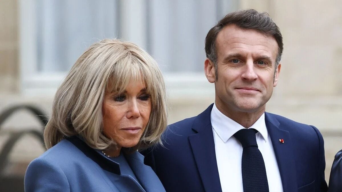 Mariée à Emmanuel Macron, Brigitte porte-t-elle la culotte ? "C’est elle qui mène la danse"