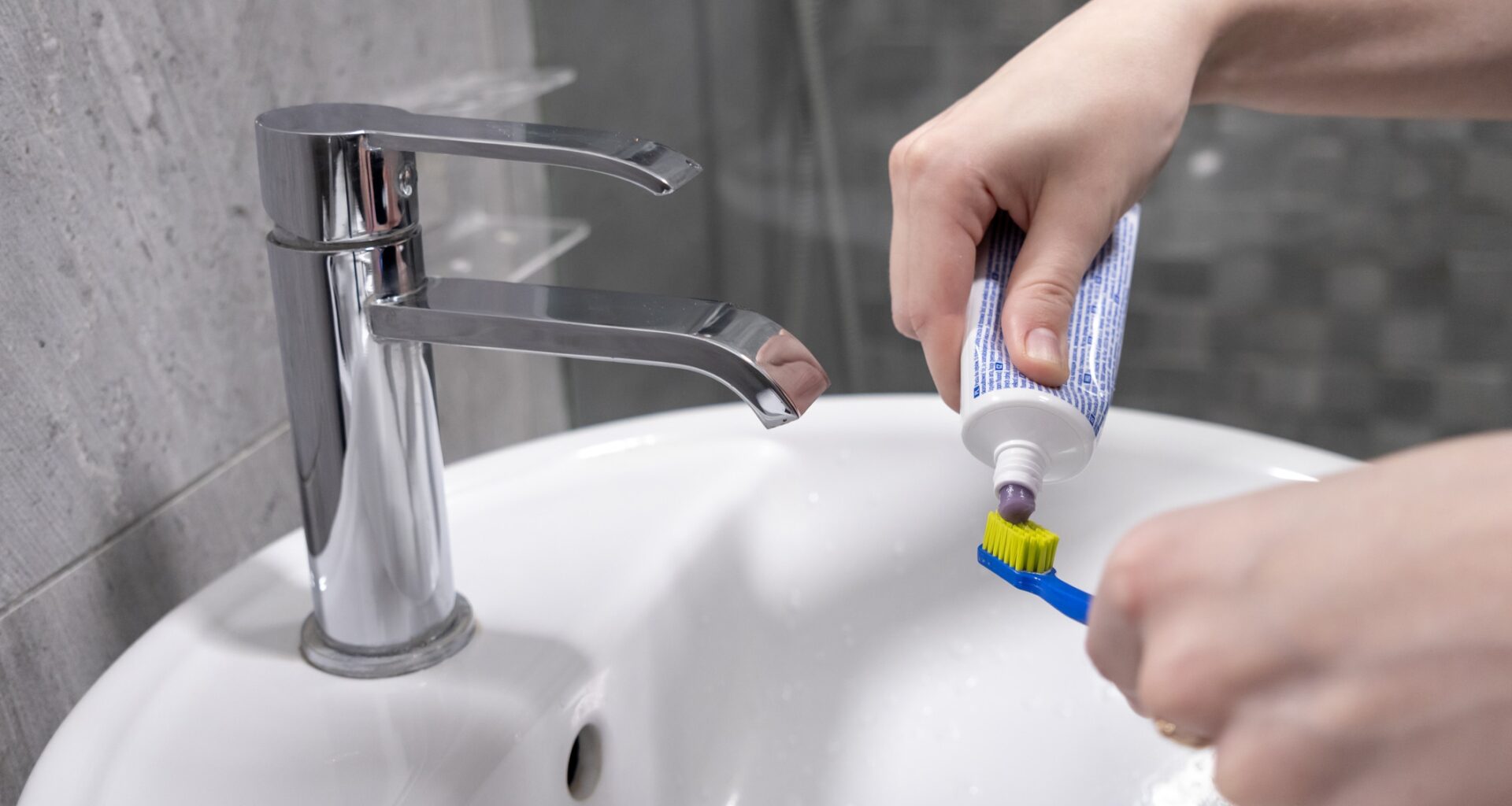 mauvaise habitude couvrir brosse à dents