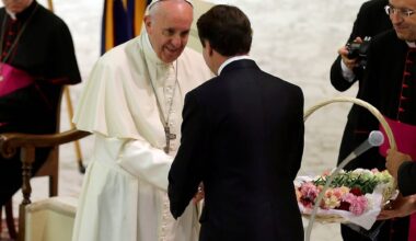 "Il m'a appelé dès le lendemain": Christian Estrosi se souvient du coup de téléphone du pape François après l'attentat du 14-Juillet à Nice