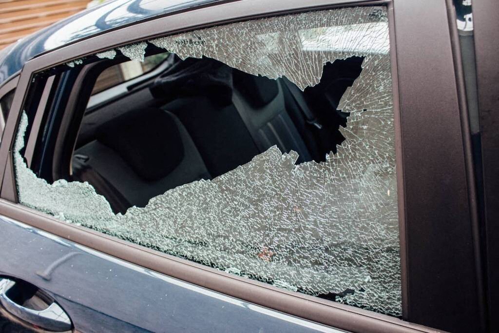 trente à quarante véhicules vandalisés dans deux villages