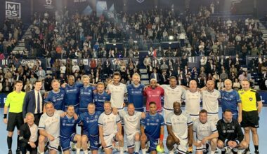 Les remerciements de Jean-Pierre Papin aux joueurs pour leur participation. (© CN / Métropolitain)