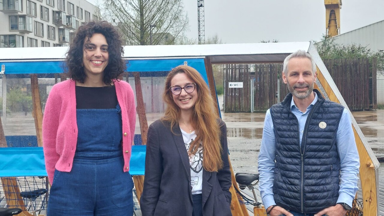 cet été au lieu de prendre le bus prenez la navette à pédales