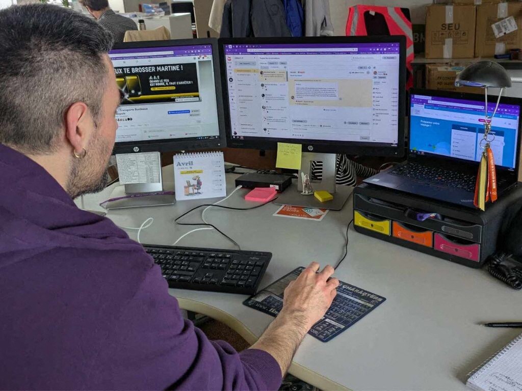 les perles des messages adressées aux community managers (et leurs meilleures réponses)