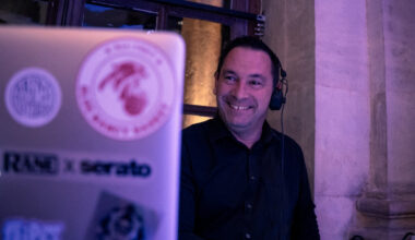 directeur commercial la semaine, Philippe est DJ le week-end à Nancy