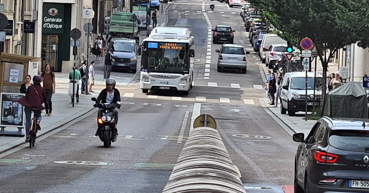 « Inciter les gens à ne plus avoir le réflexe de la voiture demandera du temps», souligne cette chercheuse